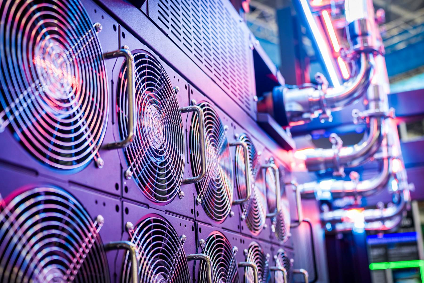 Server cooling fans and liquid cooling pipes